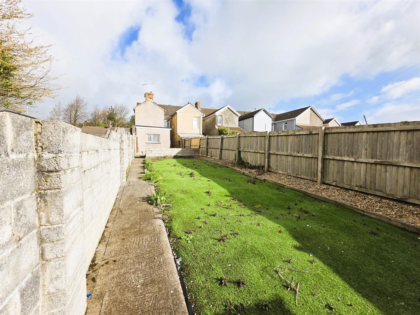 Llandafen Road, Llanelli, SA14 9BD